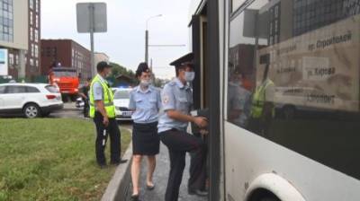 В Пензе полицейские составили протоколы на пассажиров без масок