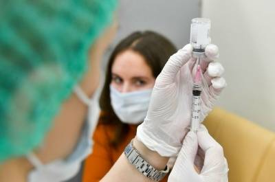 В Чувашии от коронавируса привились 225 тысяч жителей