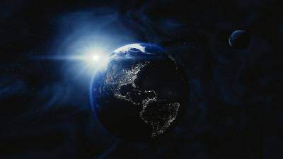 Космический мусор угрожает спутникам Земли - ученые и мира