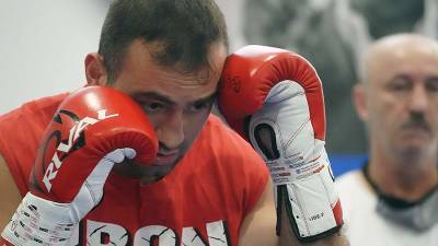 Олимпийская сборная России по вольной борьбе поддержала боксера Гассиева
