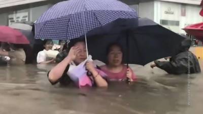 Вести в 20:00. Наводнение в Китае: годовая норма осадков выпала за три дня
