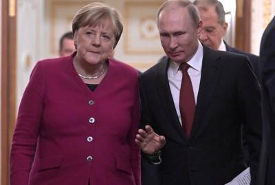 Меркель обсудила с Путиным минские соглашения, Северный поток-2 и транзит газа через Украину