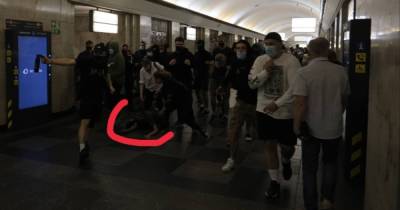 В киевском метро праворадикалы напали на сторонников анархиста Боленкова (видео)