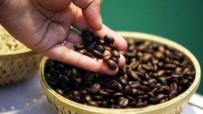 Бодрящий рост: почему мировые цены на кофе поднялись до максимума с 2015 года