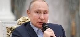 Путин потребовал ускорить вакцинацию россиян