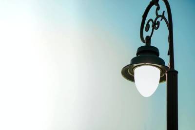 В Курске восстанавливают освещение на улицах Береговая и Почтовая