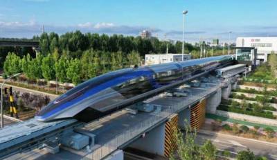 Поезд на магнитной подушке, способный разгоняться до 600 км/ч, показали в Китае (фото, видео)