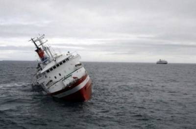 Не менее 17 человек утонули при крушении судна у берегов Туниса