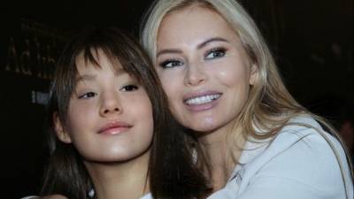 Дана Борисова - «Не будь такой дурой!»: дочь Даны Борисовой слила скандальную переписку с отцом - 5-tv.ru