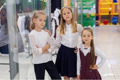 Повседневные, нарядные платья и блузки для школы привезли в «Маленький мир» в Чите