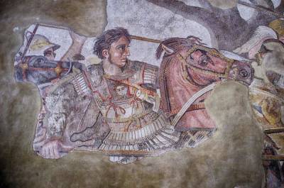 Археолог Афанасиос Бинтас рассказал, что нашел могилу матери Александра Македонского