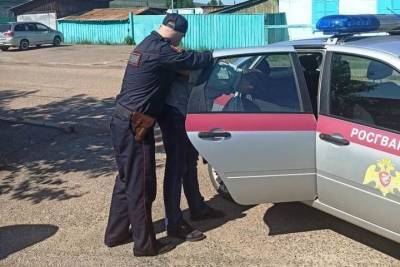 В Бурятии задержали пьяного водителя, стукнувшего фуру и скрывшегося с места