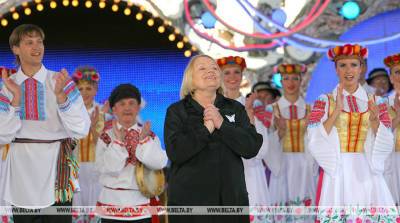 Лукашенко поздравил с юбилеем народную артистку Беларуси Валентину Гаевую
