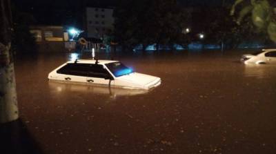 Ливень в Одессе: улицы затопило, в некоторых районах нет света - видео