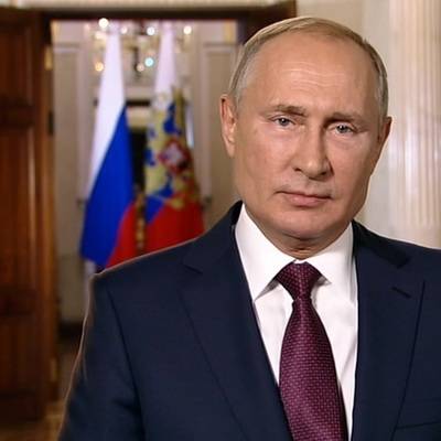 Путин: людям нужно объяснять, чем чреват отказ от прививки