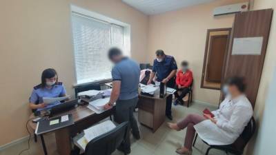 Руководителей ульяновских частных клиник поймали на изготовление фальшивых справок о вакцинации
