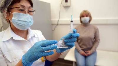 В Москве во всех прививочных пунктах началась повторная вакцинация