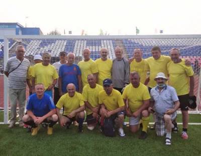 Юг и север Сахалина встретились на ветеранском кубке по футболу