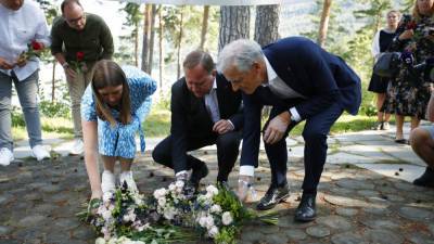 Норвегия вспоминает жертв теракта
