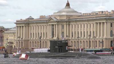 В Петербурге состоялась генеральная репетиция грандиозного военно-морского парада в честь Дня ВМФ