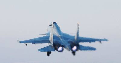 Российский Су-27 предотвратил нарушение истребителем ФРГ границ РФ