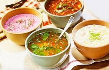 Спасаемся от зноя: четыре рецепта холодных супов из Европы
