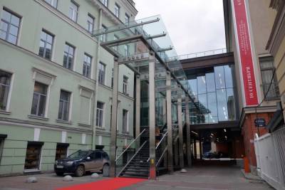 Петербургский суд запретил ссылку на нелегальный сайт по продаже билетов в Александрийский театр