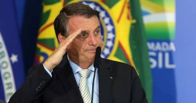 За антиковидную риторику: YouTube удалил несколько видео из канала президента Бразилии