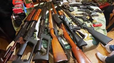 ФСБ пресекла организованный пенсионером канал контрабанды оружия