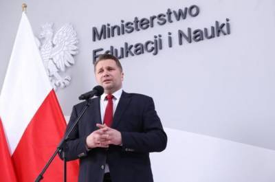 «Абсолютно поддерживаю венгерский закон против ЛГБТ» — министр образования Польши