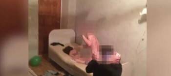 Группа 16-летних подростков изнасиловала 13-летнюю школьницу, снимая все на видео