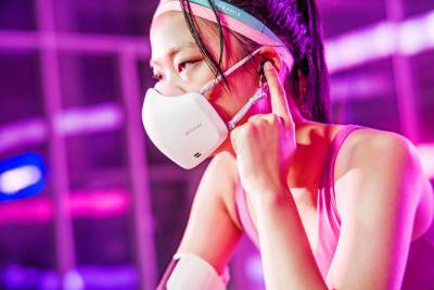 LG оновила свою захисну маску мікрофонами та динаміками — продажі стартують в наступному місяці