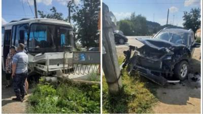 Четыре человека пострадали в ДТП с автобусом в Свердловской области