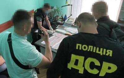 На Прикарпатье чиновника поймали на "откатах" за победу в тендерах