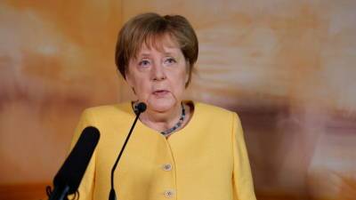 Меркель обеспокоена ростом числа инфицированных COVID-19 в ФРГ