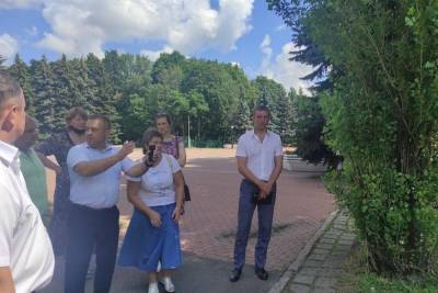 Власти Курска намерены демонтировать гаражи у городского Мемориала павших