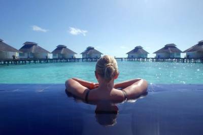 Мальдивы вводят налог на выезд с островов для туристов
