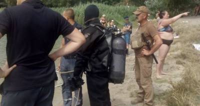 В Киеве женщина помогла полиции и водолазам найти саму себя. Она два часа стояла у них за спиной