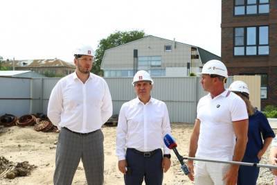 Развитие строительной отрасли в Астрахани высоко оценил федеральный министр