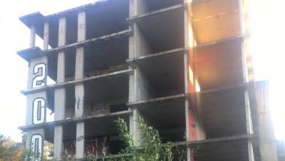 На стройке в Ленобласти с 6-го этажа упала девочка, СК начал проверку