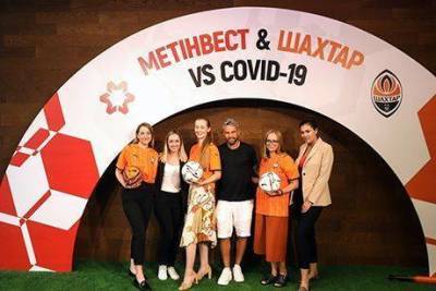 Борьба c COVID-19: Метинвест и ФК «Шахтер» провели вакцинацию на футбольном поле