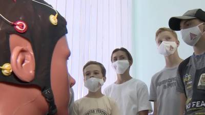 Вести. Ростовские дети провели Всемирный день мозга в лаборатории ЮФУ. Ростовские дети провели Всемирный день мозга в лаборатории ЮФУ
