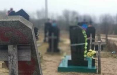 Вандал разрыл могилу умершего приятеля на Одесчине: хотел отомстить