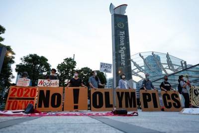 Японцы начали устраивать домашние протесты из-за Олимпиады