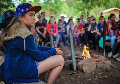Более половины украинских детей проводят лето дома