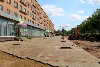 В Подпорожье продолжают благоустраивать пешеходную зону на проспекте Ленина