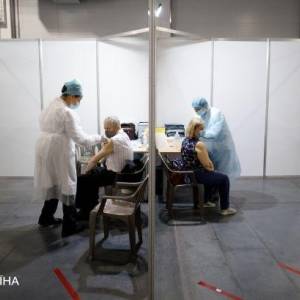 Еще в четырех городах Киевской области заработали центры вакцинации