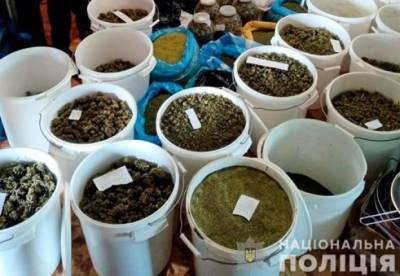 У жителя Николаевщины обнаружили 40 кг конопли и плантацию (фото)