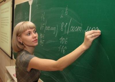2,5 рубля за 20 лет работы – учителям костромского колледжа выплатили издевательские премии