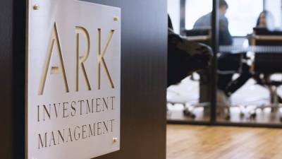 Ark Invest купила биткоин на $12 млн во время снижения курса